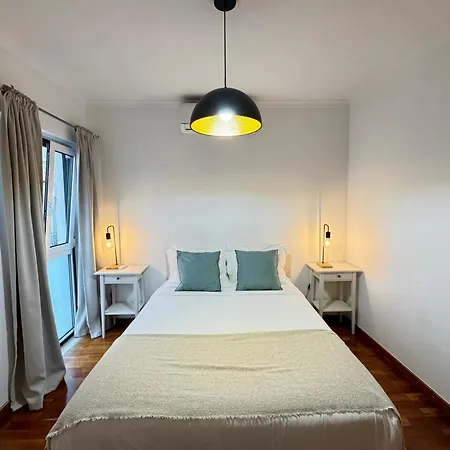 Historic Charm - Prime Location & Parking Apartamento *