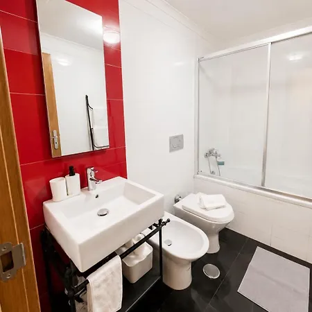 Historic Charm - Prime Location & Parking * Lisbon
