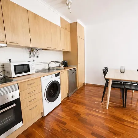 Historic Charm - Prime Location & Parking Lisbon