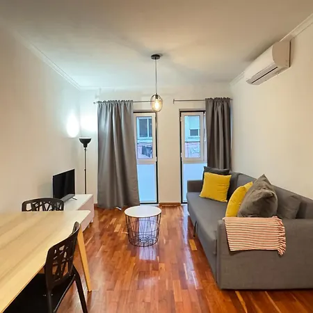 Historic Charm - Prime Location & Parking Lissabon