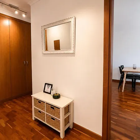 Historic Charm - Prime Location & Parking 리스본