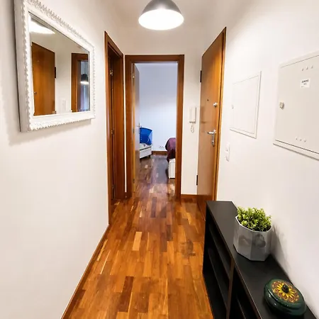 Historic Charm - Prime Location & Parking Διαμέρισμα